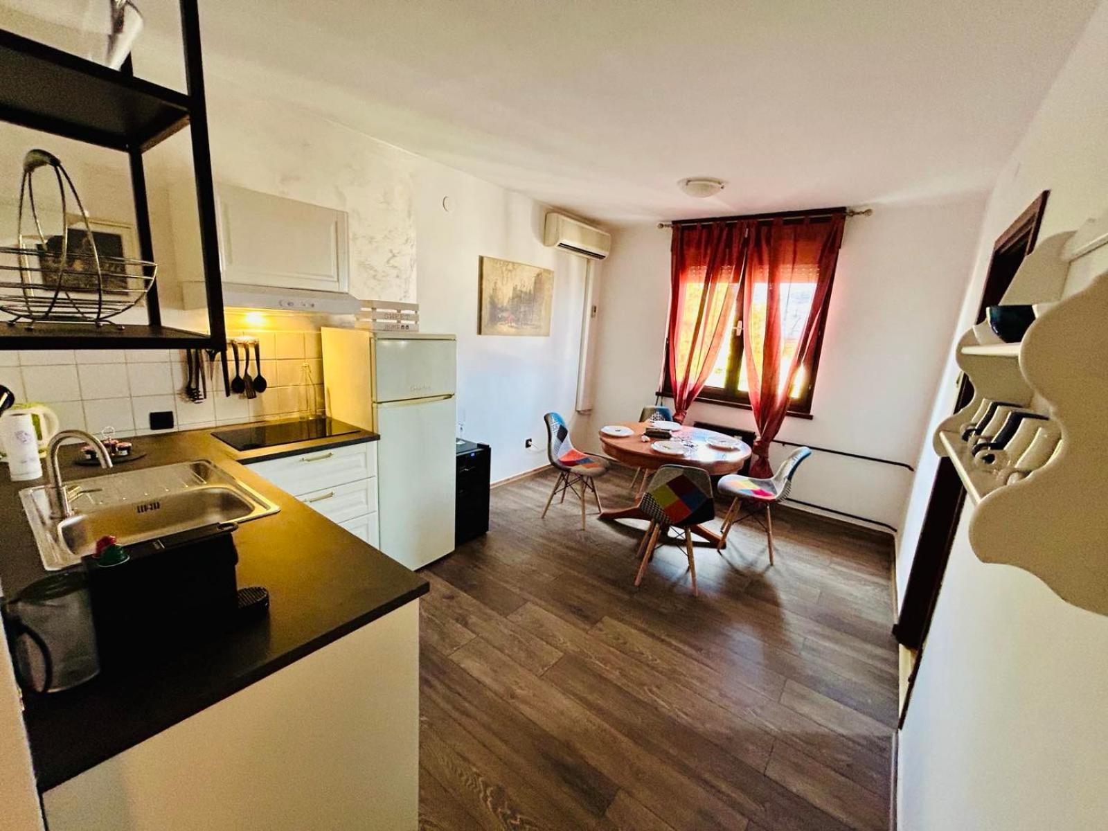 Fly By Suite - Zagreb Airport - 0-24H Self Check In&Out - Parking On Site فيليكا غوغيتْسا المظهر الخارجي الصورة